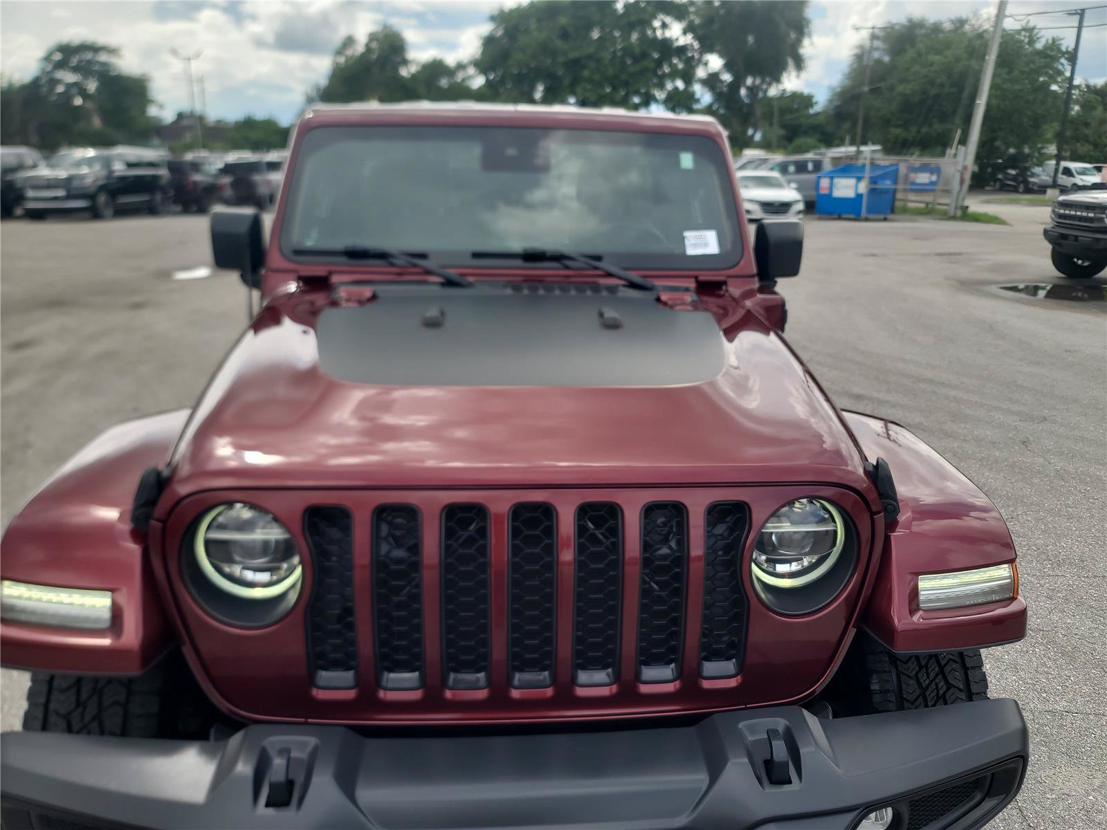 Used 2021 Jeep Wrangler Unlimited Sahara w/ Cold Weather Group AWD/4WD image 11