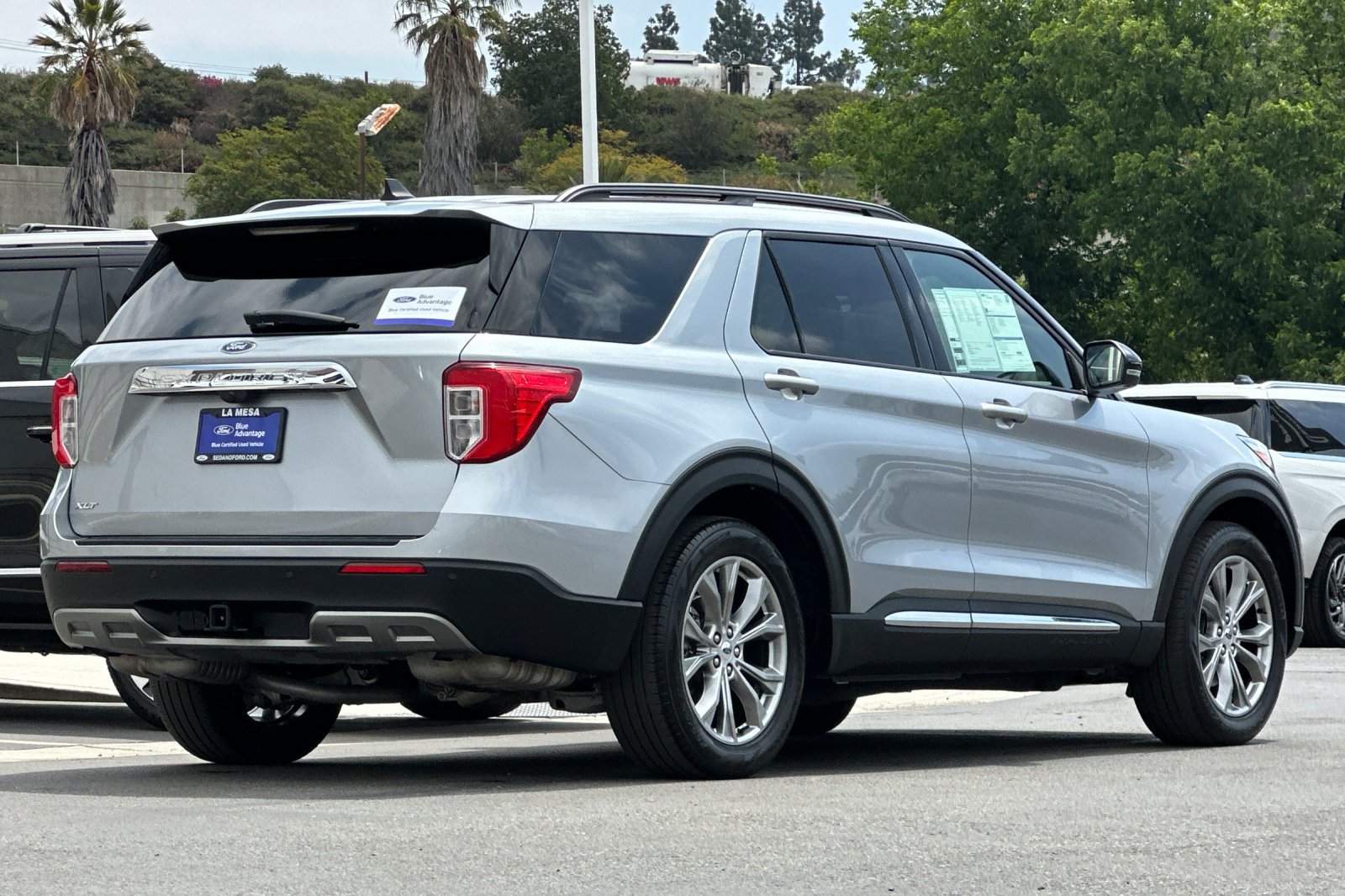 Used 2022 Ford Explorer XLT w/ Equipment Group 202A RWD image 3