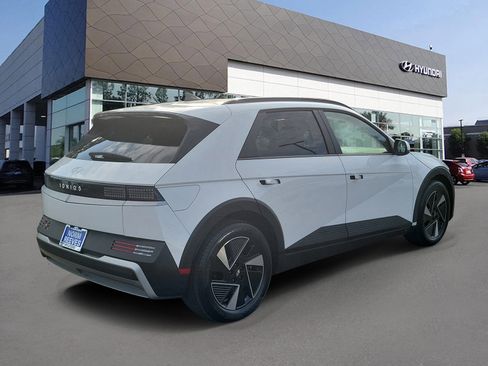 Certified 2025 Hyundai Ioniq 5 SEL image 2