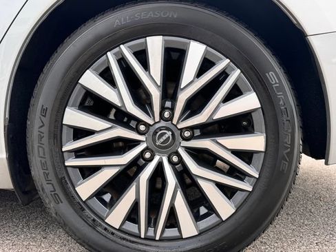 Used 2024 Nissan Altima 2.5 SV FWD image 33