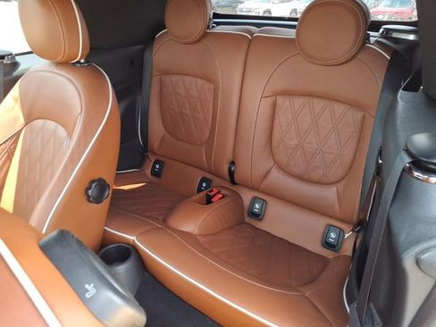 Used 2019 MINI Cooper S w/ Driver Assistance Package FWD image 18
