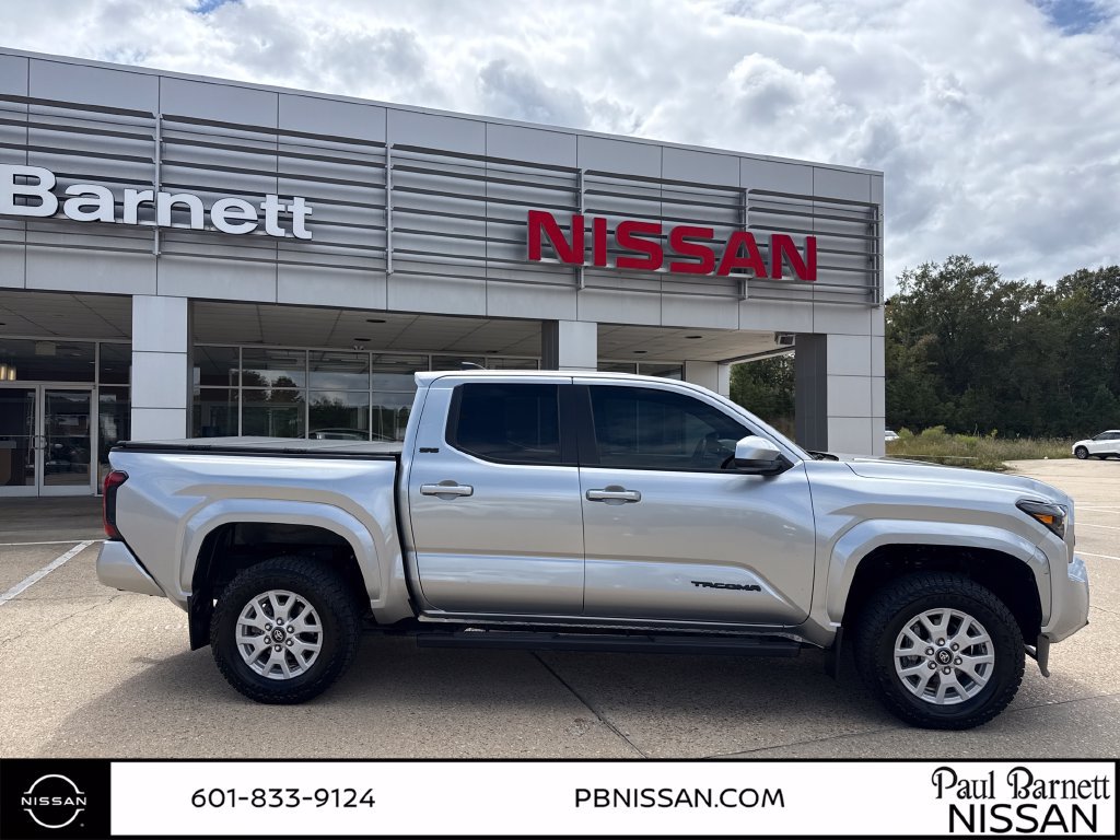 Used 2024 Toyota Tacoma SR5 AWD/4WD image 7