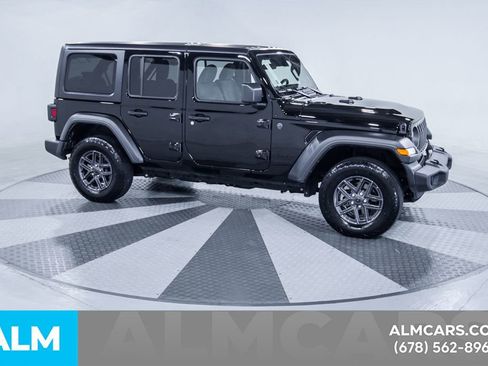 Used 2025 Jeep Wrangler Unlimited Sport AWD/4WD image 13