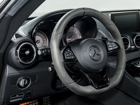 Used 2018 Mercedes-Benz AMG GT R image 13
