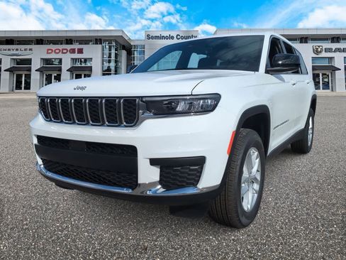 New 2025 Jeep Grand Cherokee L Laredo w/ Luxury Tech Group I RWD image 4