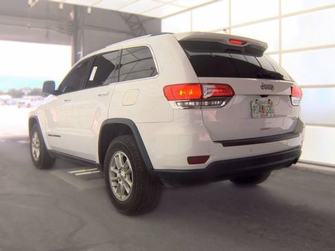 Used 2018 Jeep Grand Cherokee Laredo RWD image 3