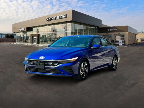 New 2025 Hyundai Elantra Limited image 1