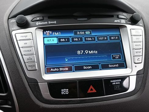 Used 2013 Hyundai Tucson Limited w/ Premium Pkg AWD/4WD image 10