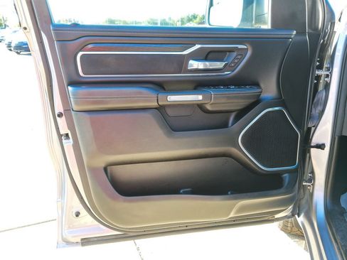 Used 2023 RAM 1500 Laramie AWD/4WD image 9