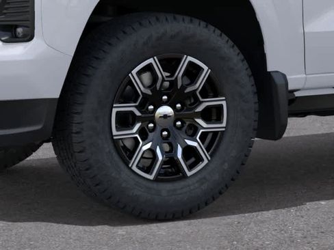 Used 2026 Chevrolet Colorado Z71 AWD/4WD image 9