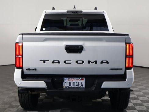 Used 2025 Toyota Tacoma TRD Off-Road image 5