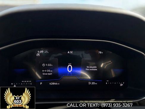 Used 2025 Volkswagen Jetta SE FWD image 14