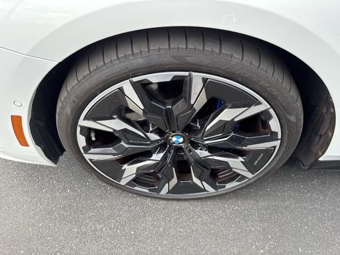 Certified 2024 BMW 530i w/ Executive Package image 36