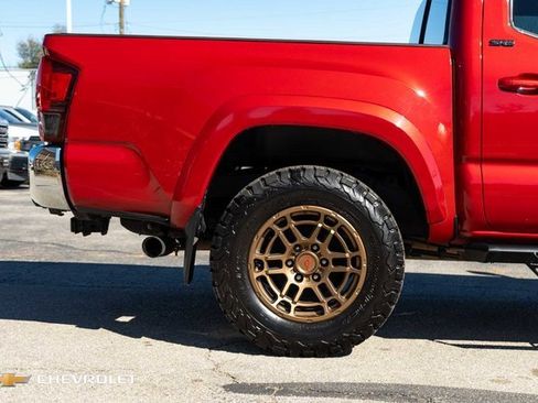 Used 2021 Toyota Tacoma SR5 image 6