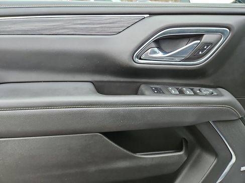 Used 2023 GMC Yukon SLT image 12