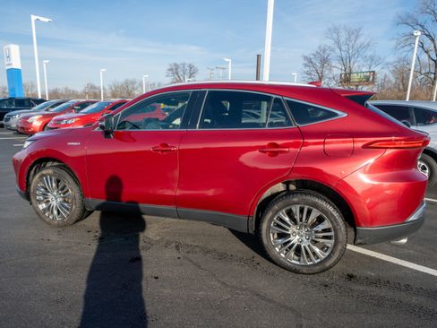 Used 2021 Toyota Venza Limited w/ Advanced Technology Package image 4