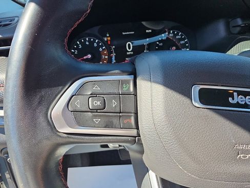 Used 2022 Jeep Compass Trailhawk w/ Trailhawk Convenience Group AWD/4WD image 13