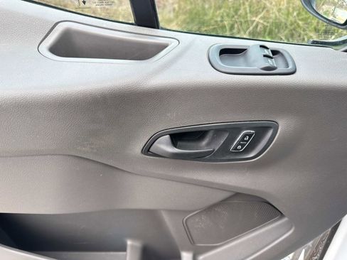 Used 2023 Ford Transit 250 148 High Roof Extended image 18