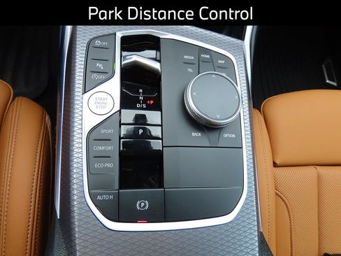 New 2026 BMW 330i xDrive Sedan w/ Premium Package AWD/4WD image 16