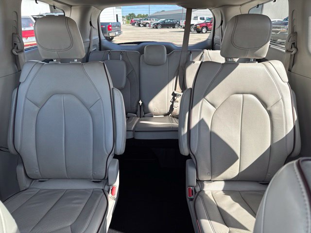 Used 2020 Chrysler Pacifica Limited FWD image 55