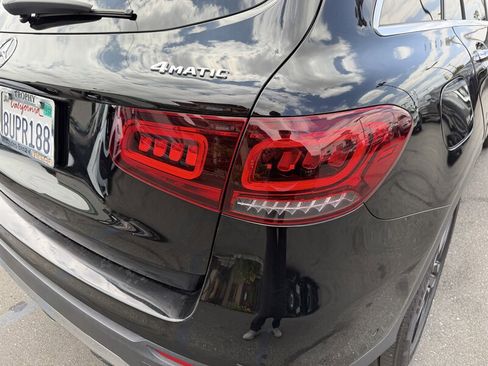 Used 2021 Mercedes-Benz GLC 300 4MATIC w/ Premium Package image 8