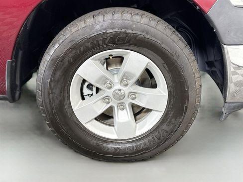 Used 2018 RAM 1500 Tradesman w/ Popular Equipment Group RWD image 31