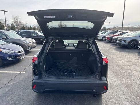 Used 2023 Toyota Corolla Cross XLE w/ Convenience Package image 7