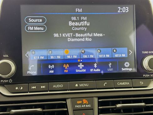 Used 2025 Nissan Altima 2.5 SV FWD image 17