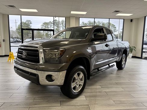 Used 2011 Toyota Tundra DOUBLE CAB SR5 image 3