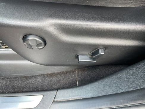 Used 2015 Jeep Grand Cherokee Limited w/ Luxury Group II image 23