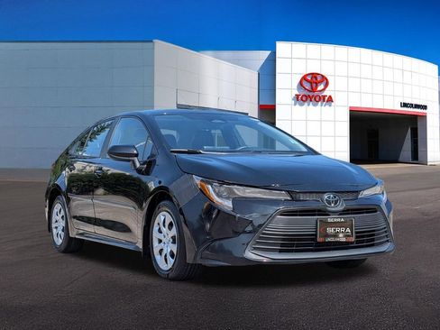 Used 2023 Toyota Corolla LE w/ Carpet Mat Package (TMS) FWD image 6