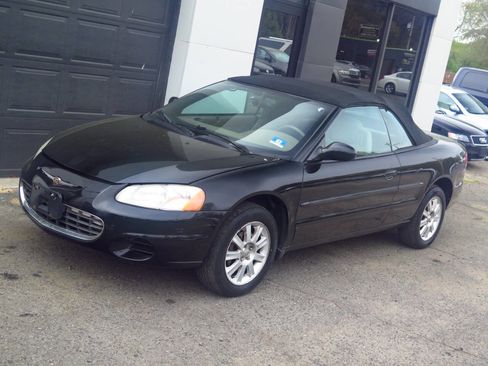 Used 2002 Chrysler Sebring GTC FWD image 17