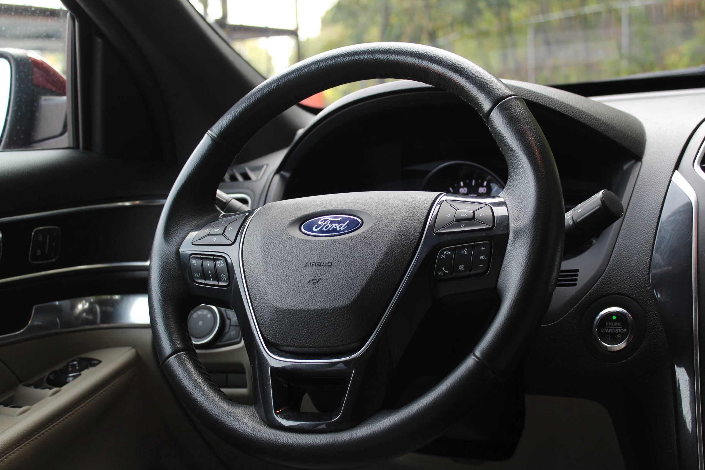 Used 2018 Ford Explorer Limited w/ Equipment Group 301A AWD/4WD image 21