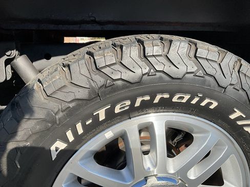 Used 2010 Ford F150 Lariat image 40