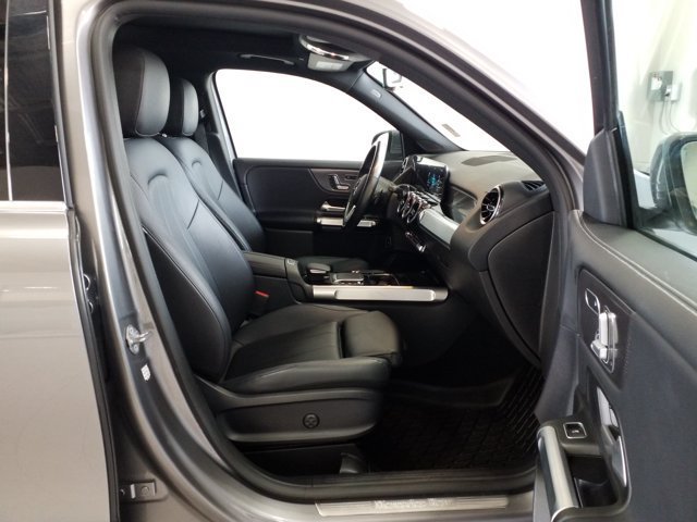 Used 2021 Mercedes-Benz GLB 250 4MATIC image 16