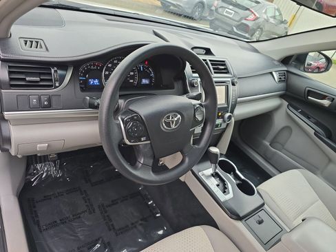 Used 2012 Toyota Camry LE image 18