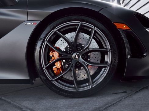 Used 2020 McLaren 720S Spider image 26