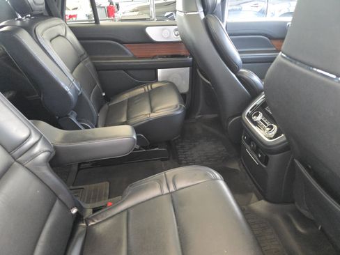 Used 2019 Lincoln Navigator Reserve image 26