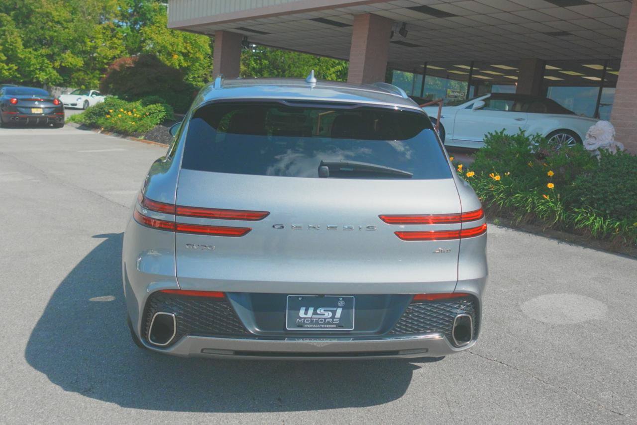 Used 2022 Genesis GV70 2.5T w/ Advanced Package AWD/4WD image 3