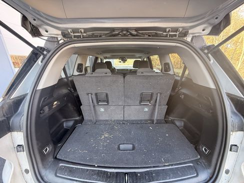 Used 2023 Jeep Grand Cherokee L Laredo image 14