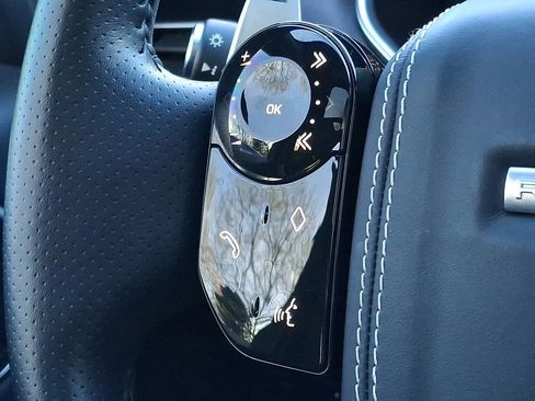 Used 2022 Land Rover Range Rover Sport SVR image 16