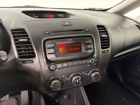 Used 2017 Kia Forte LX image 14