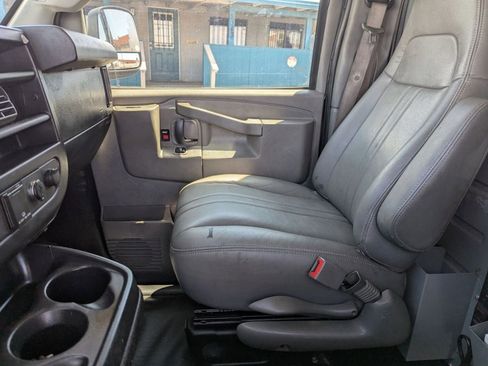 Used 2018 Chevrolet Express 2500 w/ Driver Convenience Package image 20
