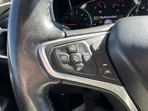 Used 2022 Chevrolet Equinox Premier image 32