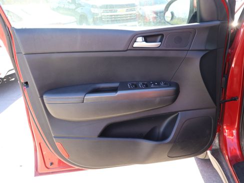 Used 2020 Kia Sportage LX image 22