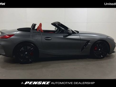 Used 2024 BMW Z4 M40i w/ Premium Package image 9