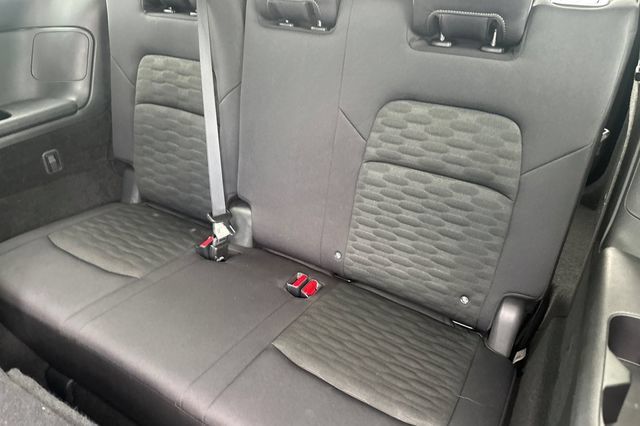 Used 2025 Nissan Pathfinder SV AWD/4WD image 14