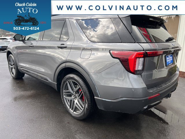 Used 2025 Ford Explorer ST-Line w/ ST-Line Street Pack AWD/4WD image 7