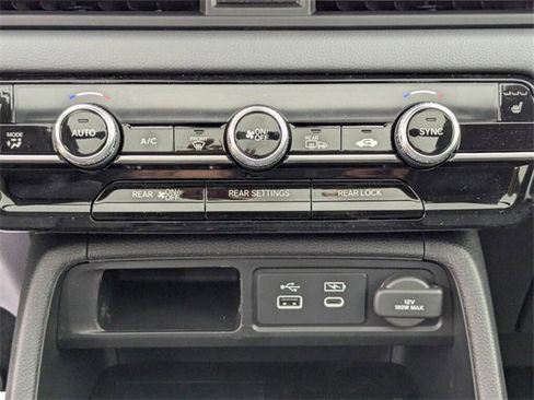 New 2025 Honda Pilot Touring image 14