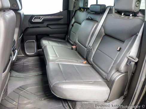 Used 2022 Chevrolet Silverado 1500 LTZ w/ LTZ Premium Package AWD/4WD image 12